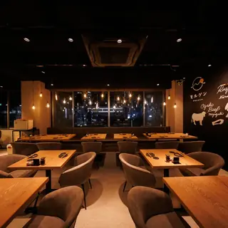 お洒落な空間に包まれ特別なディナーを